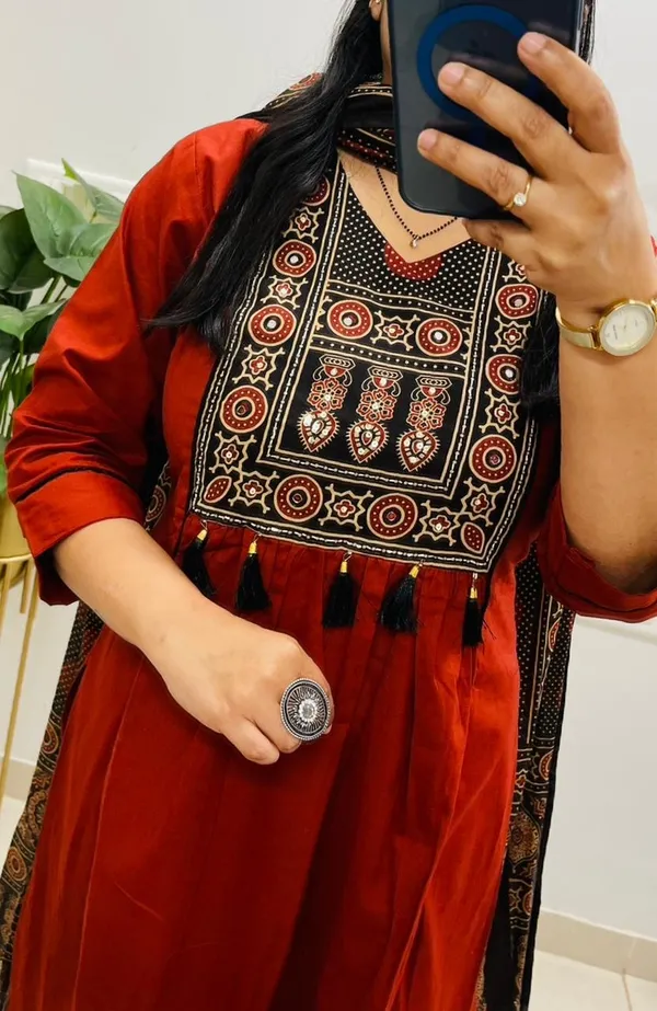 Floral_Printed_Pure_Cotton_V_Neck_Kurta_Trouser_&_Dupatta_Set