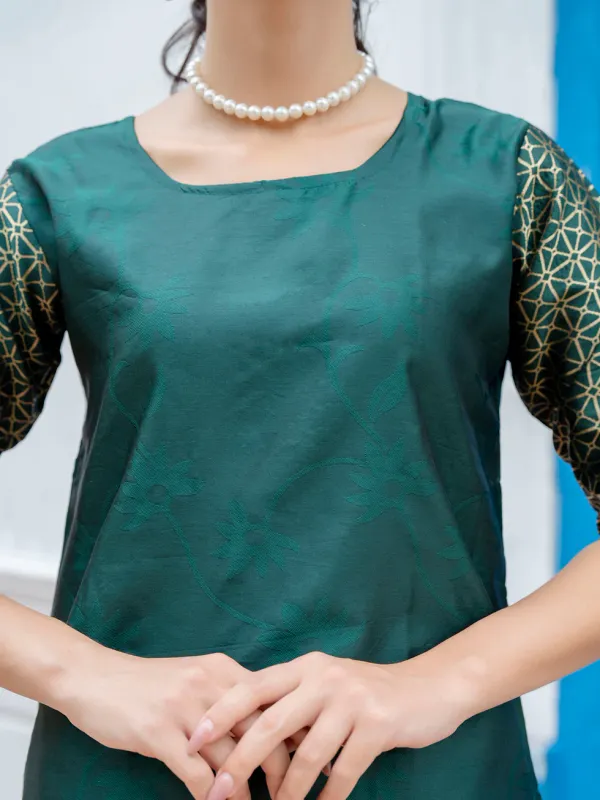 Floral_Printed_Cotton_Silk_Round_Neck_Kurta_Trouser_&_Dupatta_Set