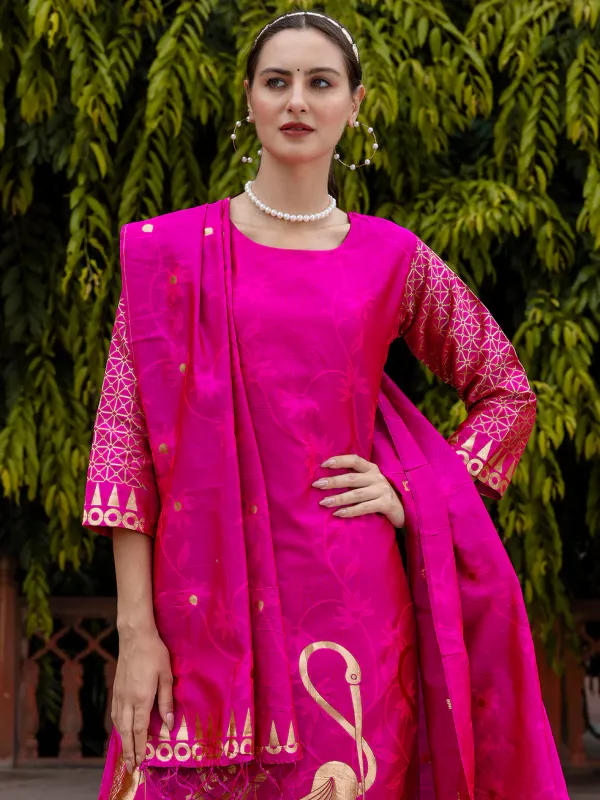 Floral_Printed_Cotton_Silk_Round_Neck_Kurta_Trouser_&_Dupatta_Set