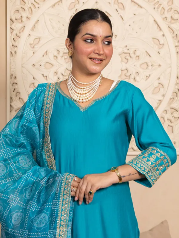 Floral_Embroidered_Silk_Blend_Round_Neck_Kurta_Trouser_&_Dupatta_Set