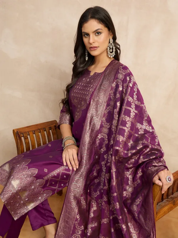 Floral_Printed_Silk_Blend_Round_Neck_Kurta_Trouser_&_Dupatta_Set