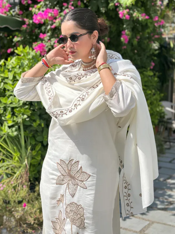 Floral_Embroidered_Silk_Blend_V_Neck_Kurta_Trouser_&_Dupatta_Set