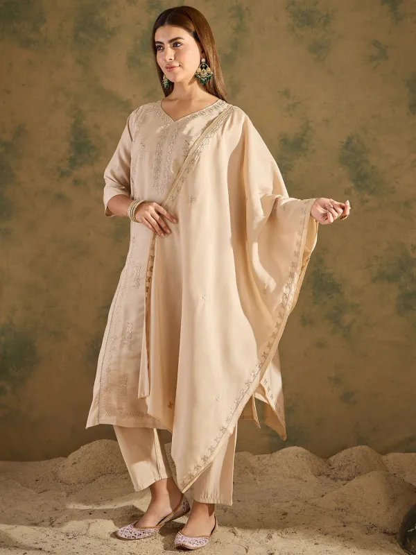 Floral_Embroidered_Silk_Blend_V_Neck_Kurta_Trouser_&_Dupatta_Set