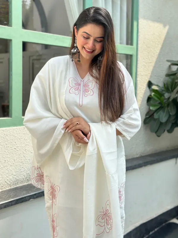 Floral_Embroidered_Silk_Blend_V_Neck_Kurta_Trouser_&_Dupatta_Set