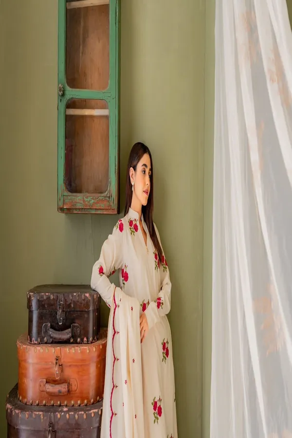 Floral_Embroidered_Pure_Cotton_Coller_Neck_Kurta_Trouser_&_Dupatta_Set