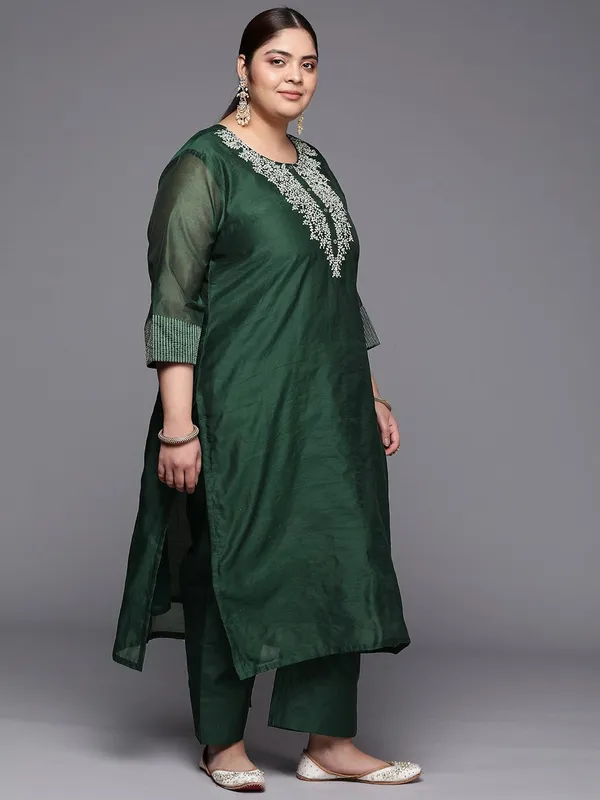 Green_Floral_Embroidered_CFloraleri_Silk_Kurta_Trouser_Dupatta_Set