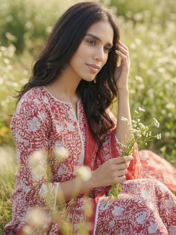 Red_Floral_Printed_Cotton_Blend_Kurta_Trouser_Dupatta_Set