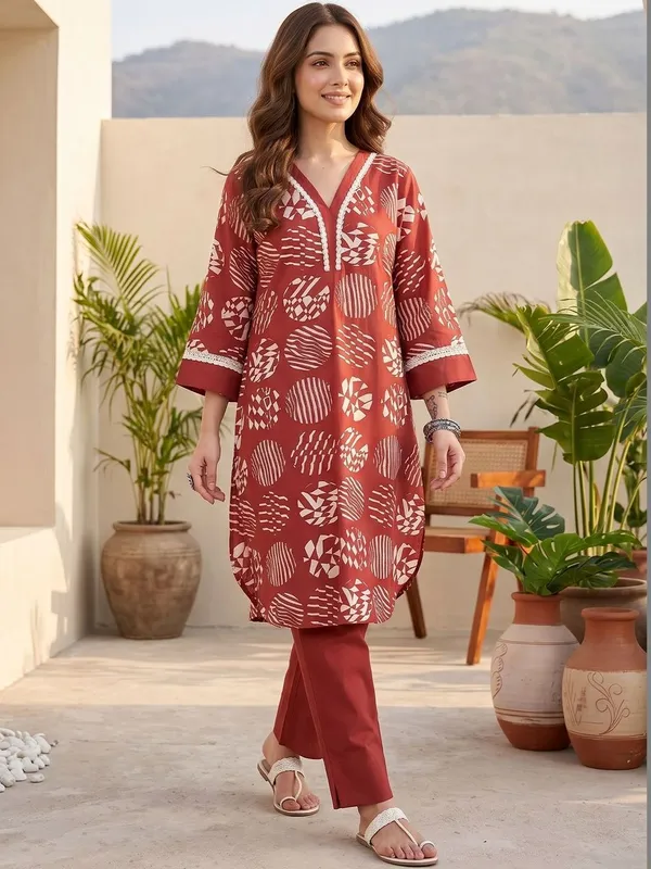Red_Floral_Printed_Cotton_Blend_Kurta_Trouser_Set
