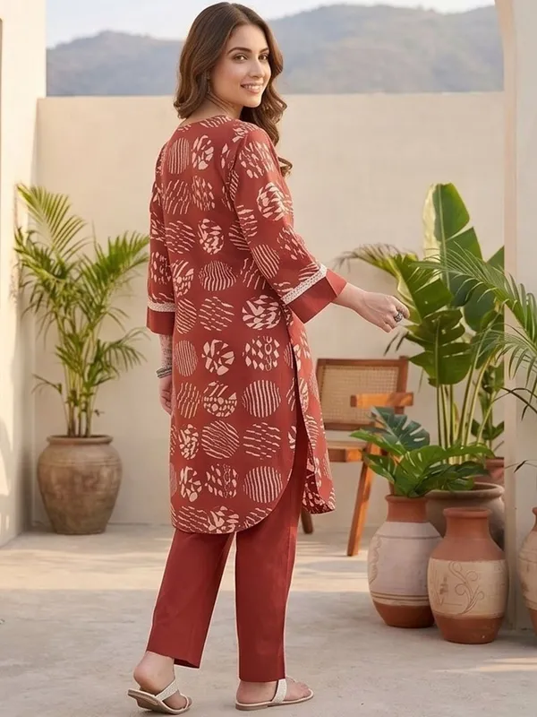 Red_Floral_Printed_Cotton_Blend_Kurta_Trouser_Set