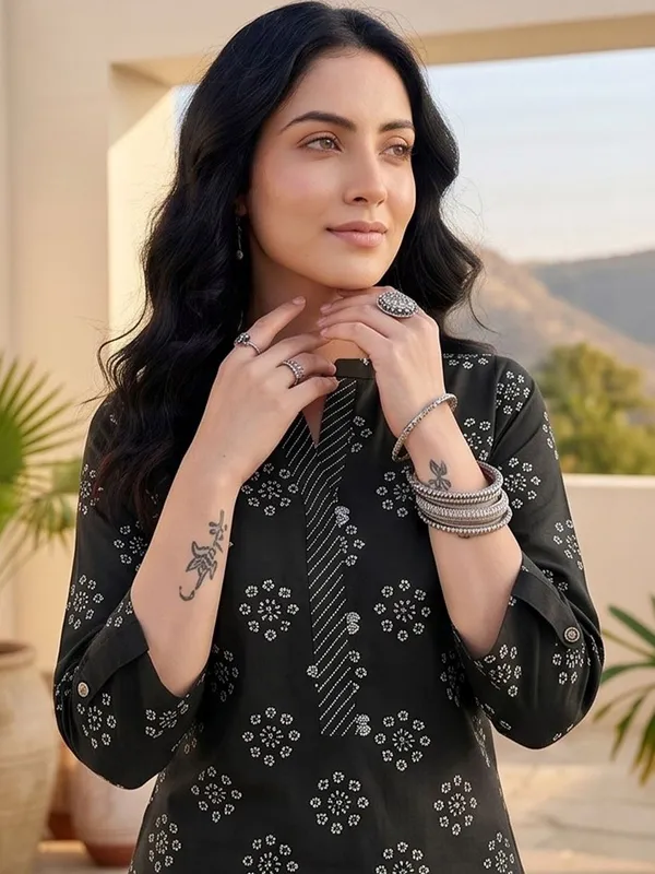 Black_Floral_Printed_Cotton_Blend_Kurta_Trouser_Set