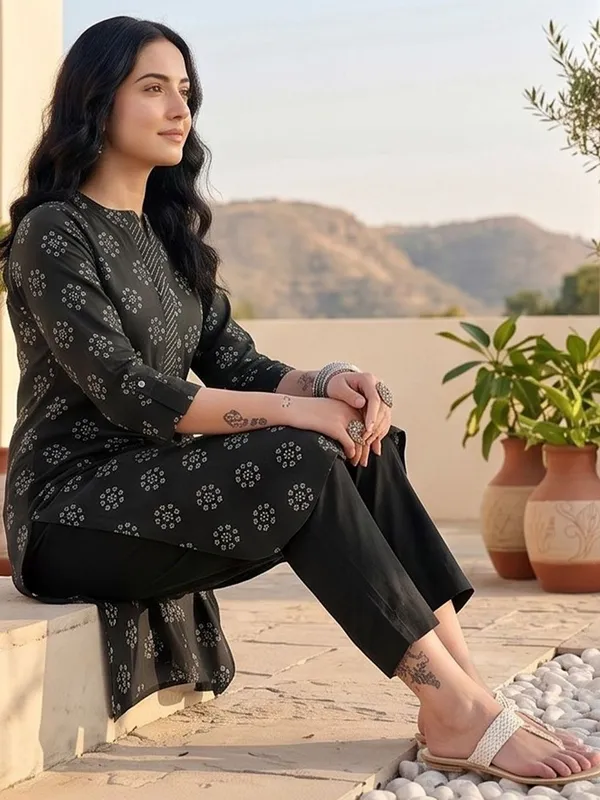 Black_Floral_Printed_Cotton_Blend_Kurta_Trouser_Set