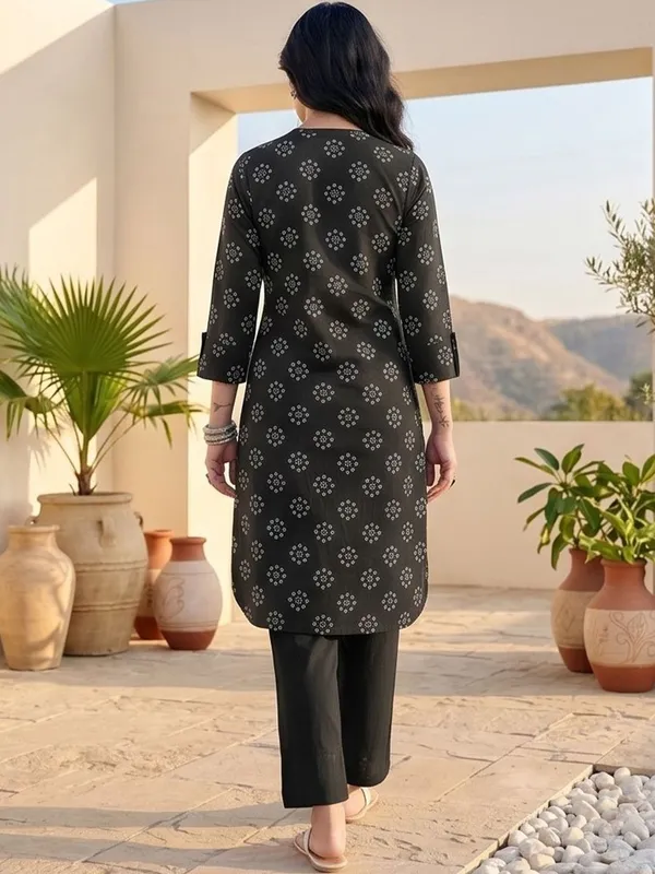 Black_Floral_Printed_Cotton_Blend_Kurta_Trouser_Set