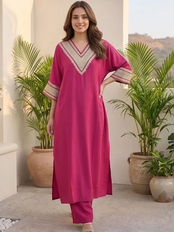 Red_Floral_Embroidered_Silk_Blend_Kurta_Trouser_Set