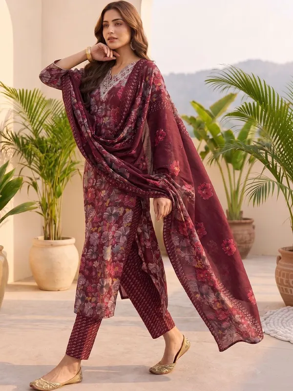 Red_Floral_Printed_Silk_Blend_Kurta_Trouser_Dupatta_Set