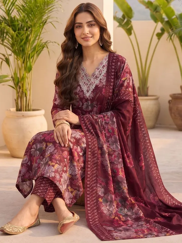 Red_Floral_Printed_Silk_Blend_Kurta_Trouser_Dupatta_Set