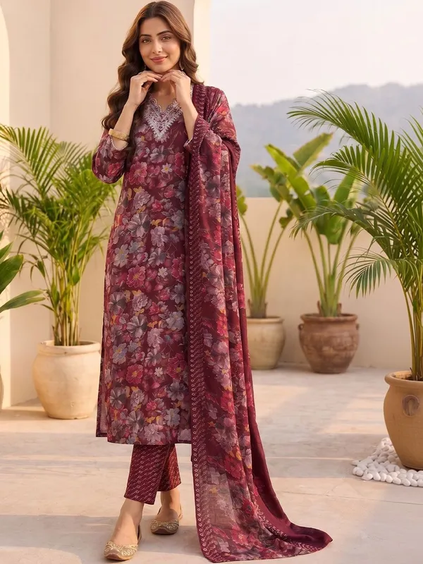 Red_Floral_Printed_Silk_Blend_Kurta_Trouser_Dupatta_Set
