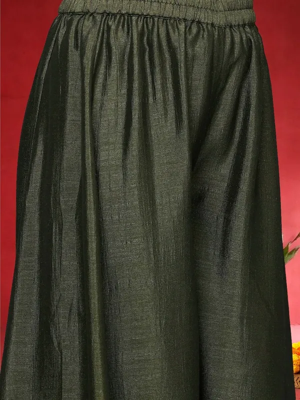 Olive_Floral_Embroidered_Silk_Blend_Kurta_Palazzo_Dupatta_Set