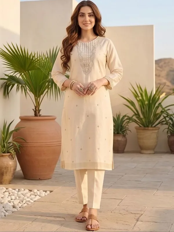 Off_White_Floral_Embroidered_Silk_Blend_Kurta_Trouser_Dupatta_Set