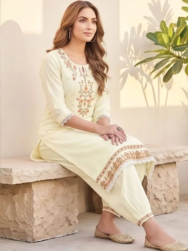 Cream_Floral_Embroidered_Silk_Blend_Kurta_Patiala_Dupatta_Set
