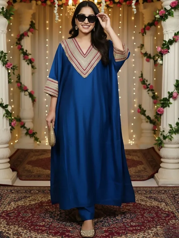 Blue_Floral_Embroidered_Silk_Blend_Kurta_Trouser_Set