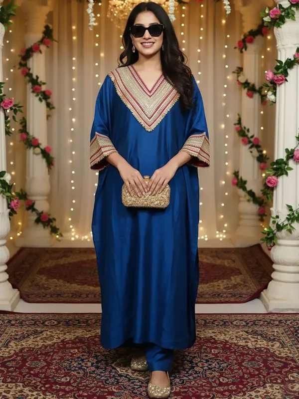 Blue_Floral_Embroidered_Silk_Blend_Kurta_Trouser_Set