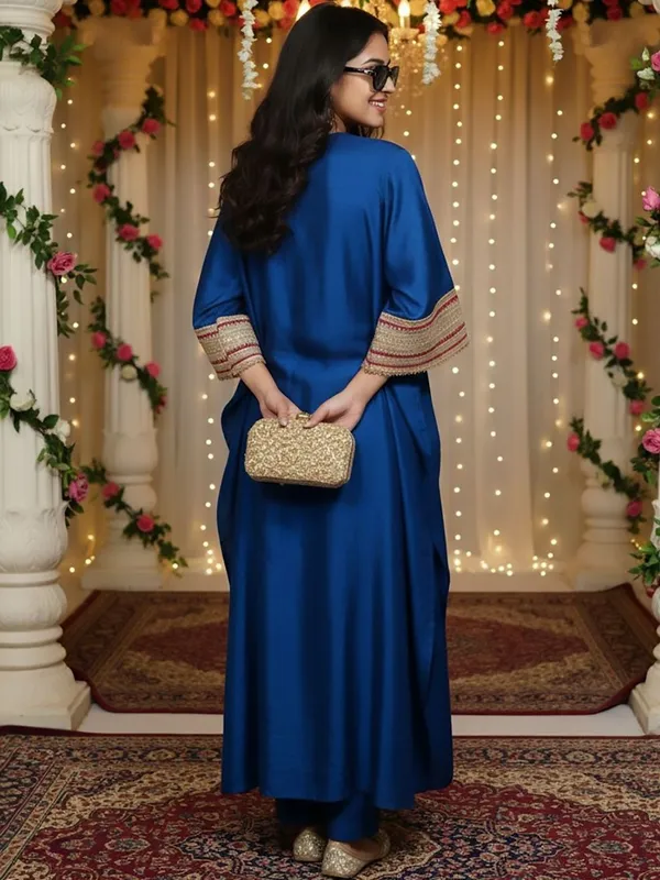 Blue_Floral_Embroidered_Silk_Blend_Kurta_Trouser_Set