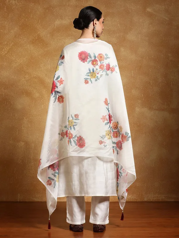 Off_White_Floral_Embroidered_Silk_Blend_Kurta_Trouser_Dupatta_Set