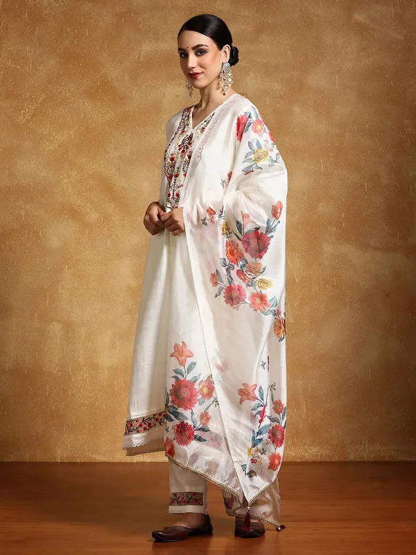 Off_White_Floral_Embroidered_Silk_Blend_Kurta_Trouser_Dupatta_Set