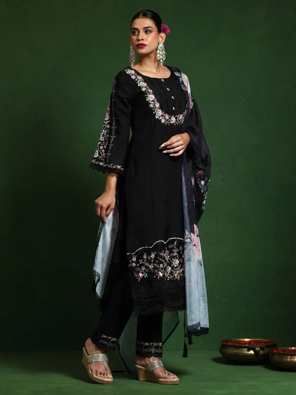 Black_Floral_Embroidered_Cotton_Kurta_Trouser_Dupatta_Set