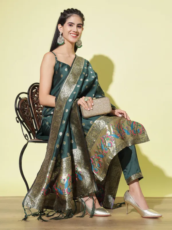 Floral_Printed_Silk_Blend_Round_Neck_Kurta_Trouser_&_Dupatta_Set