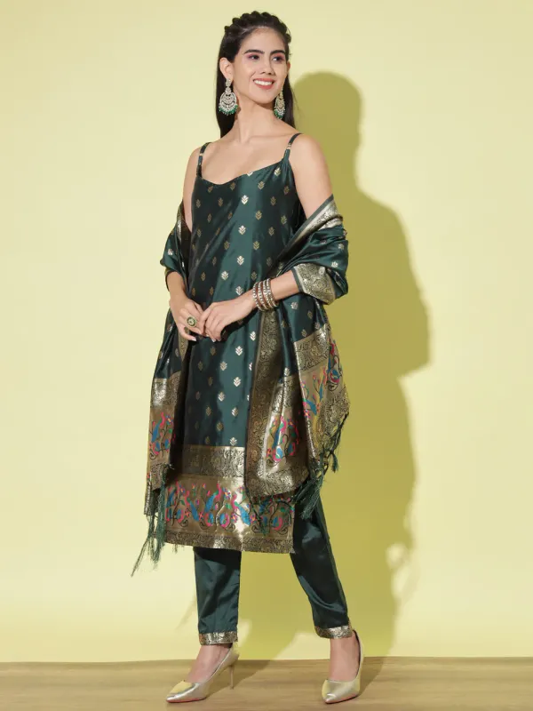 Floral_Printed_Silk_Blend_Round_Neck_Kurta_Trouser_&_Dupatta_Set