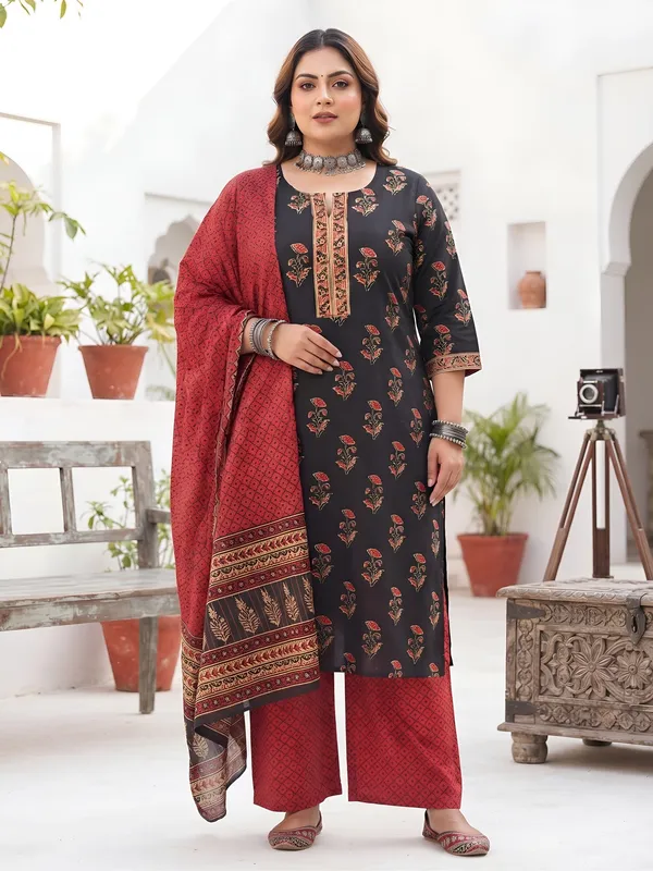 Black_Floral_Printed_Cotton_Kurta_Set