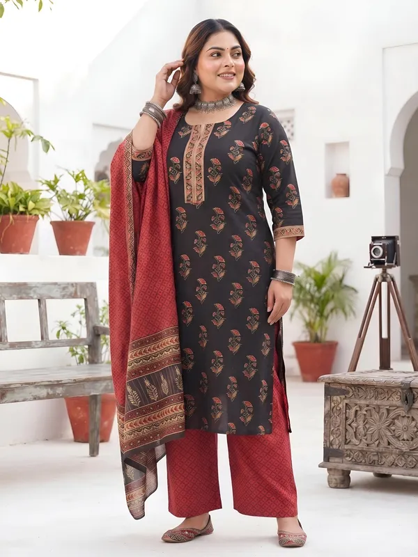 Black_Floral_Printed_Cotton_Kurta_Set