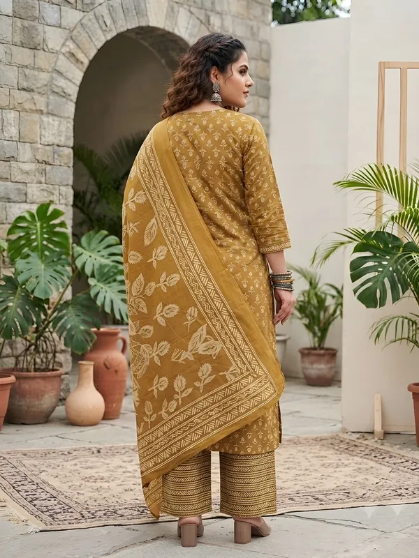 Yellow_Floral_Printed_Cotton_Kurta_Set