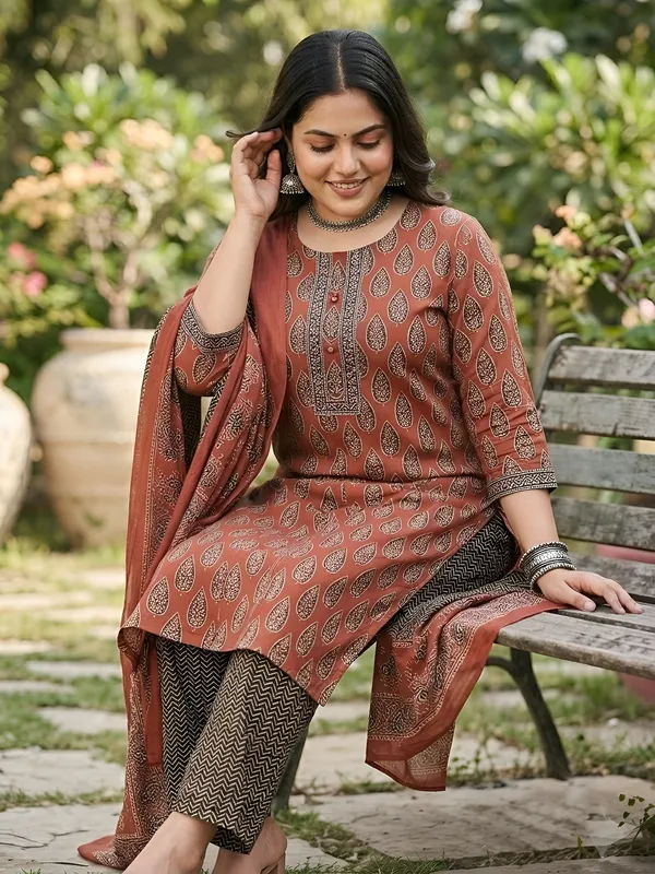 Maroon_Floral_Printed_Cotton_Kurta_Set