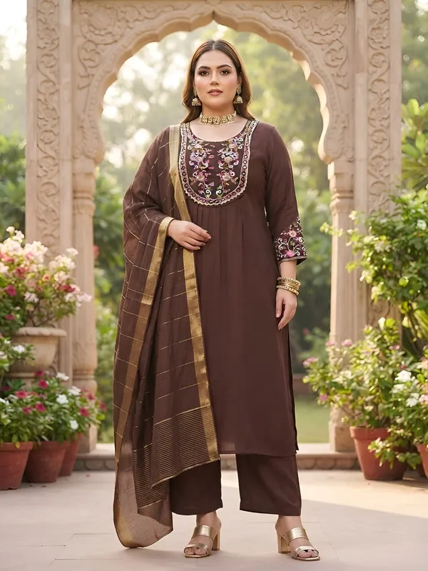 Brown_Hand_Embroidered_Chanderi_Silk_Kurta_Set