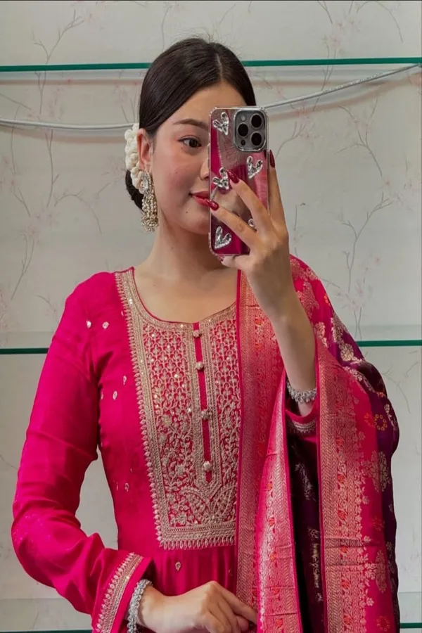 Floral_Embroidered_silk_Kurta_Trouser_&_Dupatta_Set