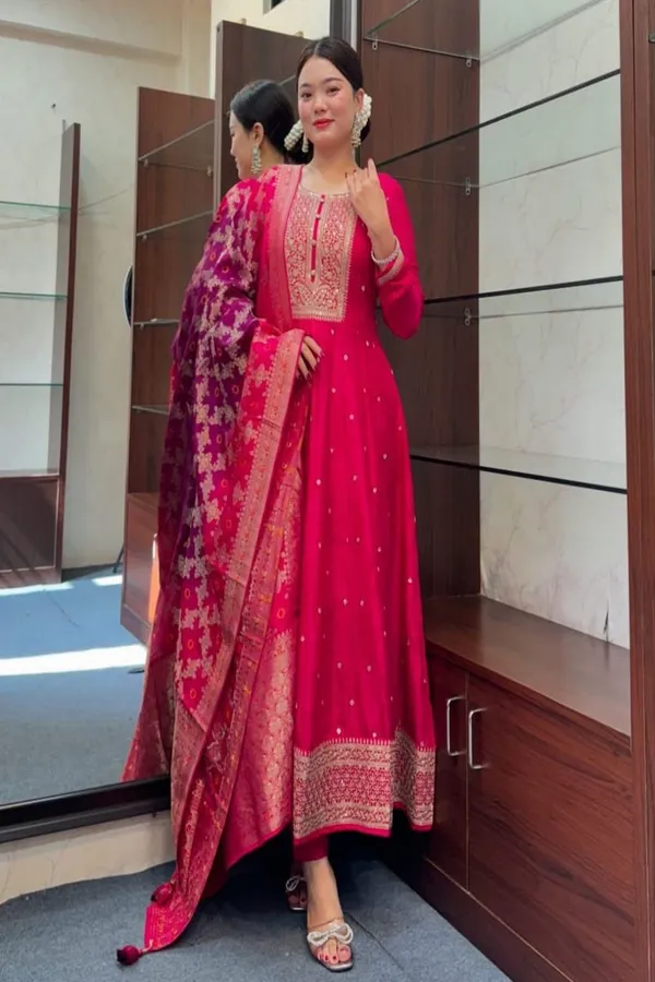 Floral_Embroidered_silk_Kurta_Trouser_&_Dupatta_Set