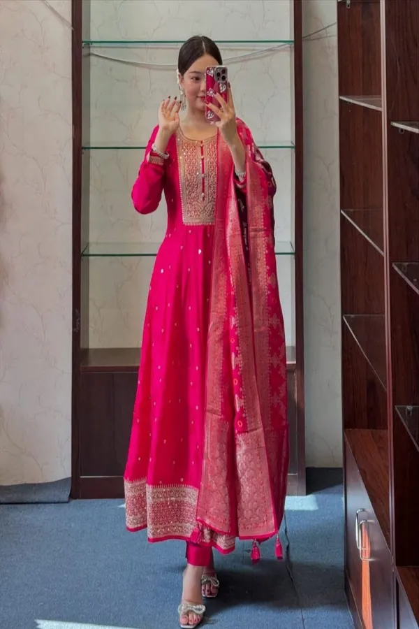 Floral_Embroidered_silk_Kurta_Trouser_&_Dupatta_Set