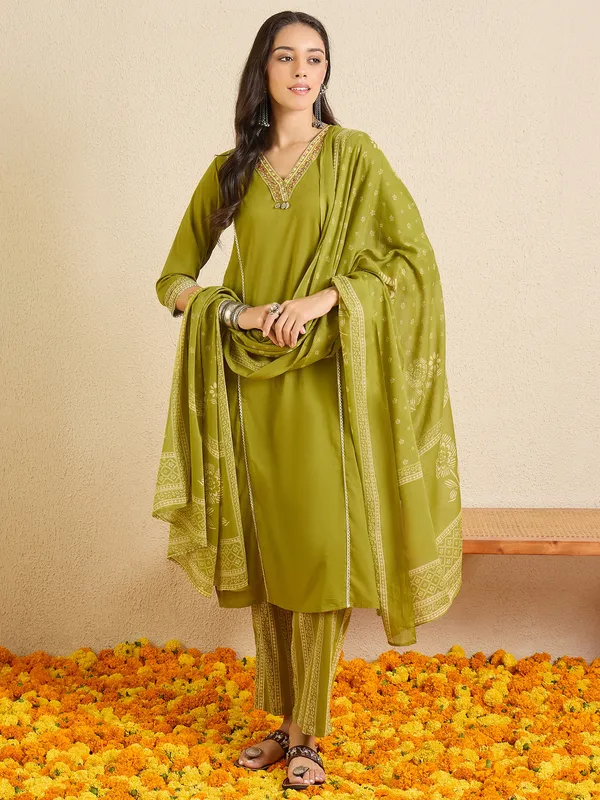 Green_Printed_Pure_Cotton_Kurta_Trouser_Dupatta_Set