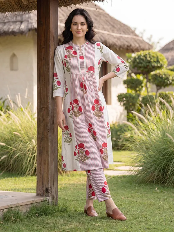 Pink_Printed_Pure_Cotton_Kurta_Trouser_Set