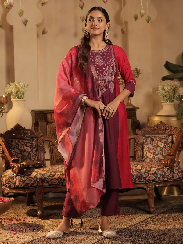 Pink_Embroidered_Silk_Kurta_Trouser_Dupatta_Set