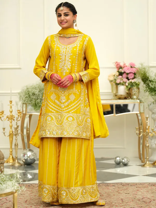 Yellow_Embroidered_Chinon_Kurta_Trouser_Dupatta_Set