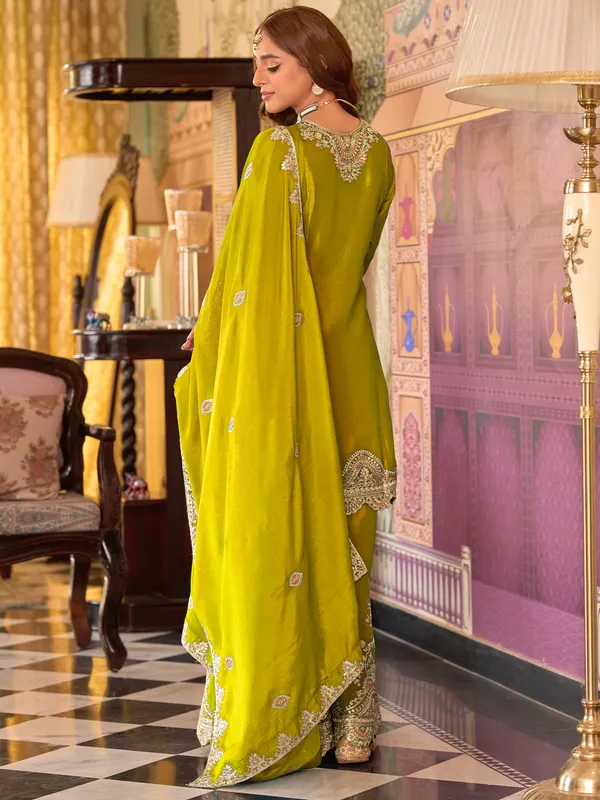 Yellow_Embroidered_Chinon_Kurta_Trouser_Dupatta_Set