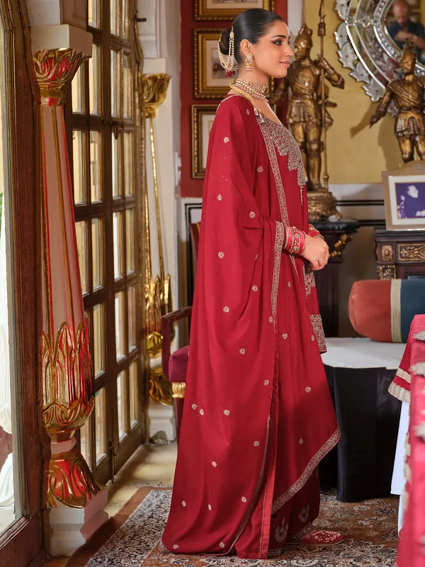 Red_Embroidered_Chinon_Kurta_Trouser_Dupatta_Set