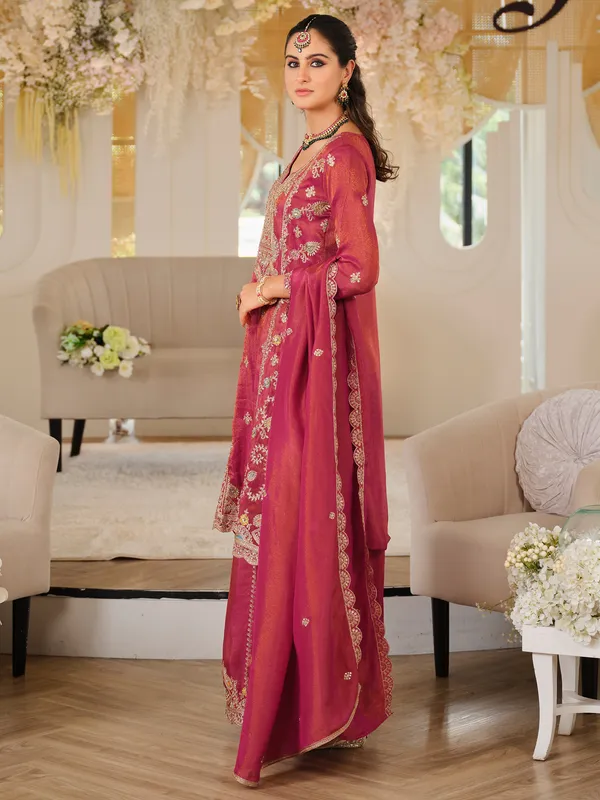 Pink_Silk_Blend_Embroidered_Kurta_Trouser_Dupatta_Set