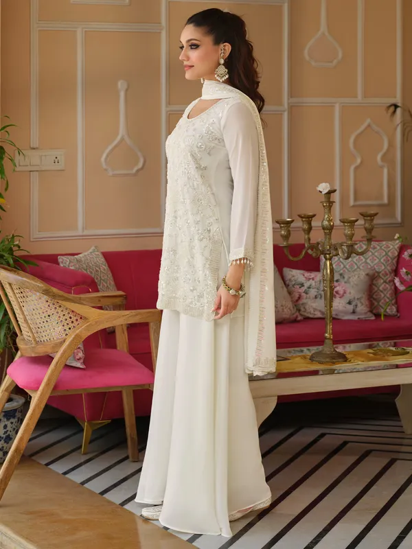 White_Silk_Blend_Embroidered_Kurta_Trouser_Dupatta_Set