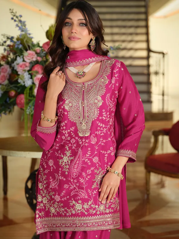 Pink_Silk_Blend_Embroidered_Kurta_Trouser_Dupatta_Set