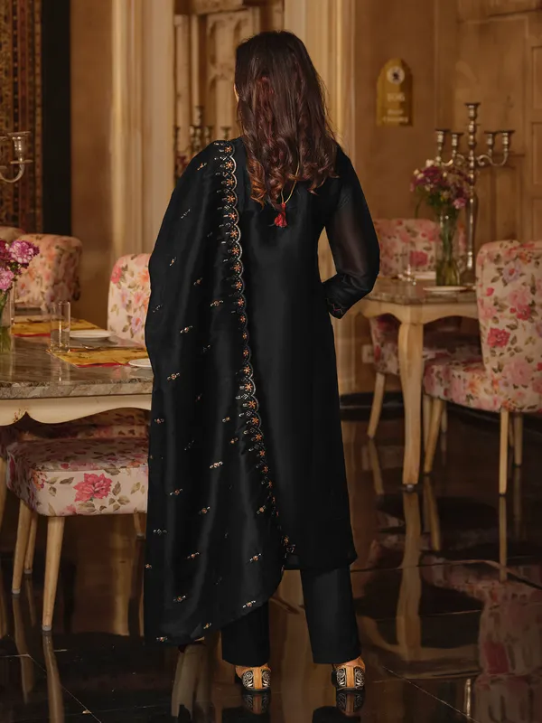 Black_Embroidered_Silk_Blend_Kurta_Trouser_Dupatta_Set