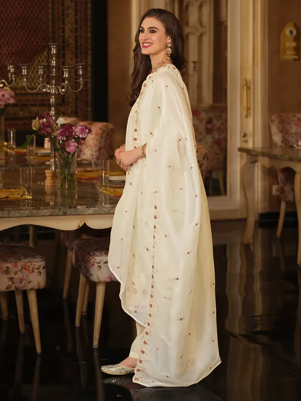 Cream_Embroidered_Straight_Kurta_Trousers_With_Dupatta_Set